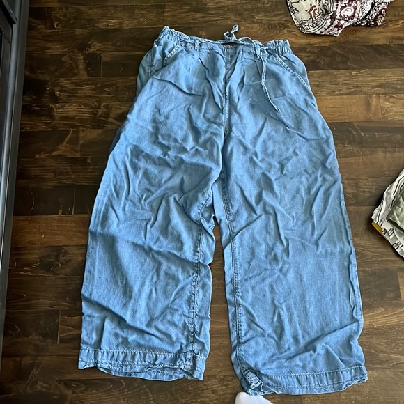 American eagle Capris - Picture 1 of 4